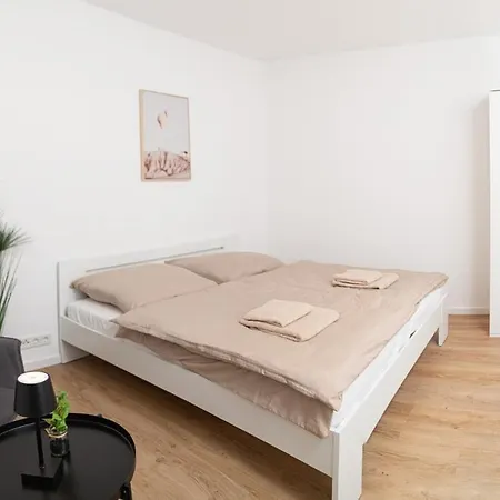 Stylish Apartment, Close To The Garden