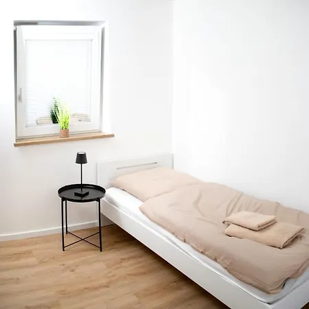 Daire Stylish Apartment, Close To The Garden